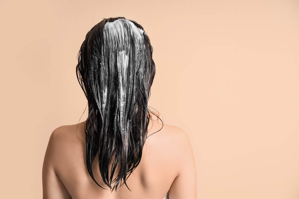 woman hair mask