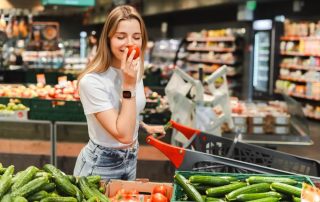 woman grocery shopping