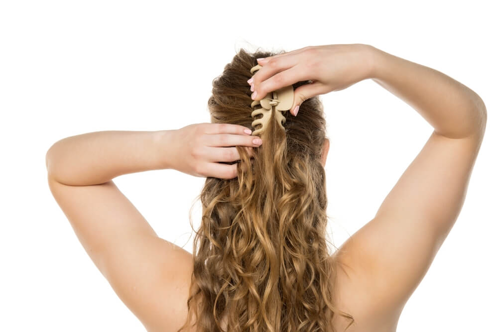 Winter Hairstyling Review: Trying Evalectric Hair Curlers for Effortless Cold Weather Glam